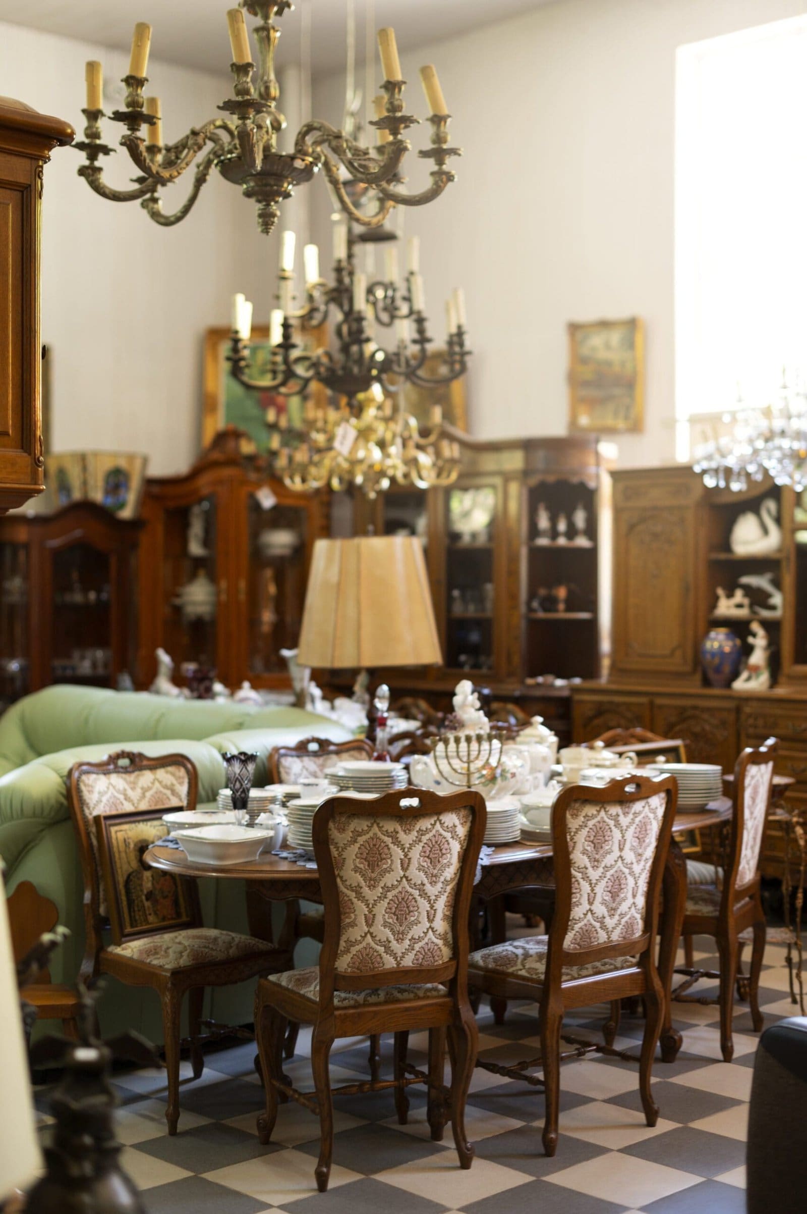 Antique Furniture Delivery Services